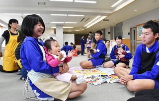 北房乳幼児ふれあい01.jpg