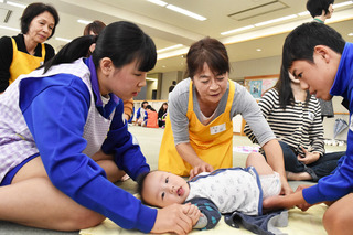 北房乳幼児ふれあい03.jpg