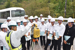 建設現場見学01.jpg