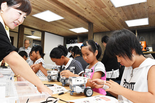 新庄村ロボット01.jpg