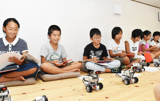 新庄村ロボット02.jpg